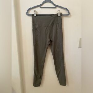 OLIVE GREEN WOMENS LEGGINGS POCKETS SIZE S NYLON SPANDEX